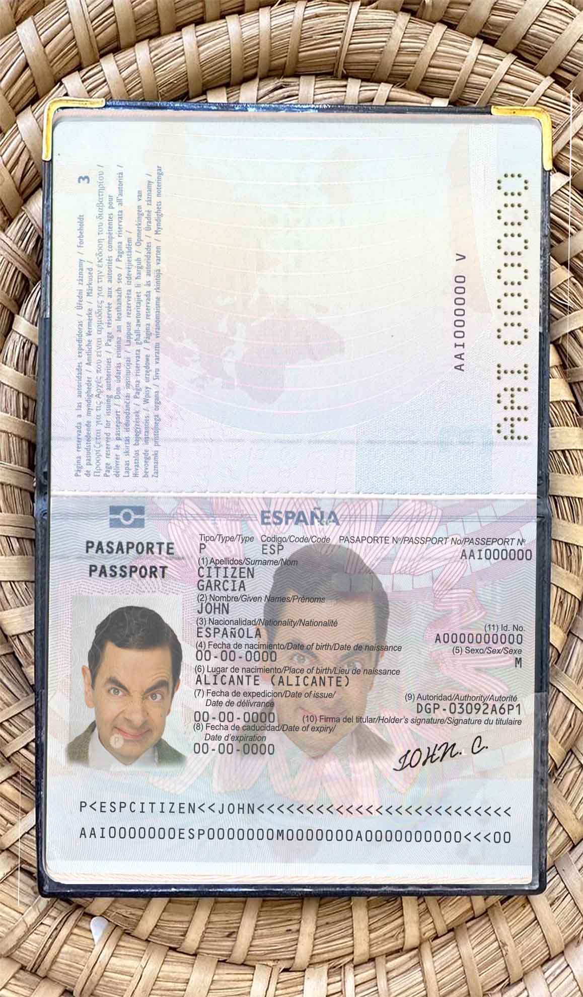 Spain till 2015 passport photo look PSD template